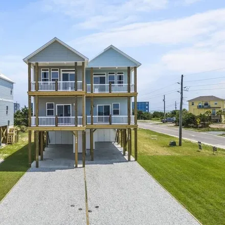 Buy this 3 bed house on 3454 Seagull Lane in North Topsail Beach, NC 28460