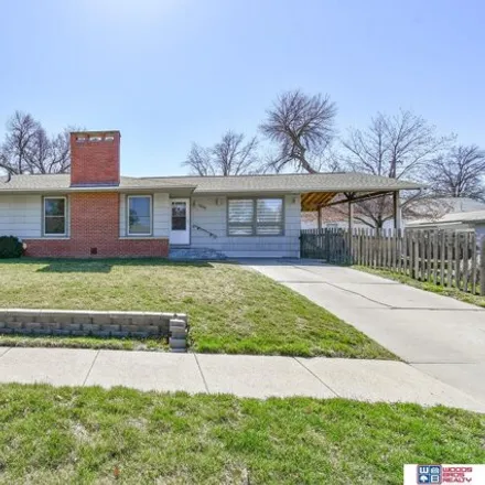 Buy this 2 bed house on 5877 Gladstone Street in Lincoln, NE 68507