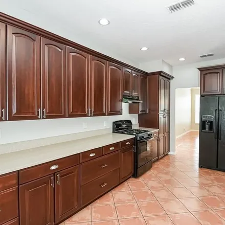 Rent this 3 bed apartment on 3037 Cedar Glenn Place in Gabriella, Seminole County