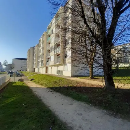 Rent this 3 bed apartment on 13 Rue Gustave Courbet in 70400 Héricourt, France