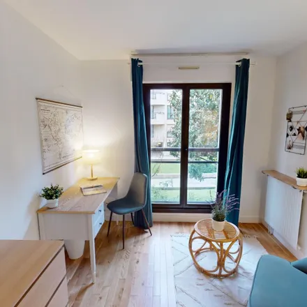 Rent this 5 bed room on 13 Place Georges Pompidou