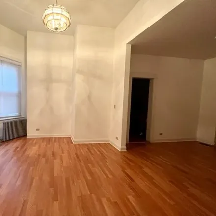 Image 2 - Beat 2522, 4218 West Armitage Avenue, Chicago, IL 60651, USA - House for rent