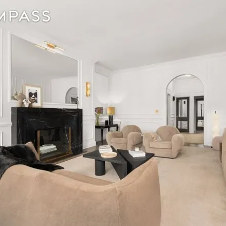 Image 4 - 157 East 75th Street, New York, NY 10021, USA - Townhouse for sale