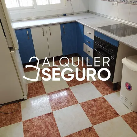 Image 9 - Calle Franqueza, 41017 Seville, Spain - Apartment for rent