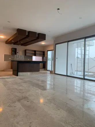 Buy this studio house on Carretera Federal Córdoba - Veracruz in CUMBRES RESIDENCIAL, 94290 Boca del Río