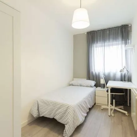 Image 5 - Madrid, Franklin's, Calle de Escalona, 28024 Madrid - Apartment for rent