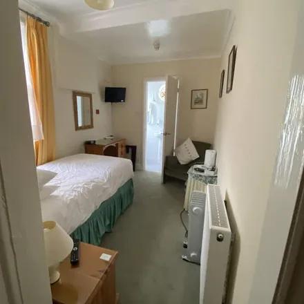 Rent this studio house on 15-17 London Road