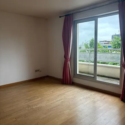 Rent this 3 bed apartment on 19 Avenue Foch in 94340 Joinville-le-Pont, France