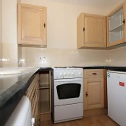 Image 4 - Blencarn Close, Woking, GU21 3RW, United Kingdom - Apartment for rent