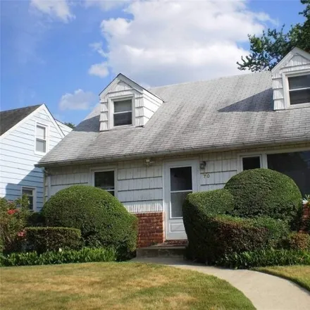 Rent this 1 bed house on 70 Exeter Street in Village of Williston Park, NY 11596