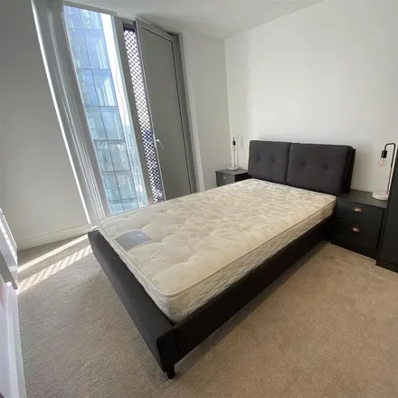 Image 9 - South Tower, Great Jackson Street, Manchester, M15 4AX, United Kingdom - Apartment for rent