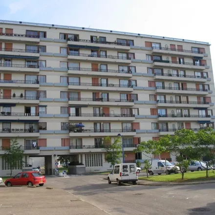 Image 1 - Logis du Néron, 4-8 Rue des Trois Ponts, 38120 Saint-Égrève, France - Apartment for rent