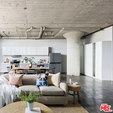 Image 5 - Toy Factory Lofts, 1855 Industrial Street, Los Angeles, CA 90021, USA - Loft for sale