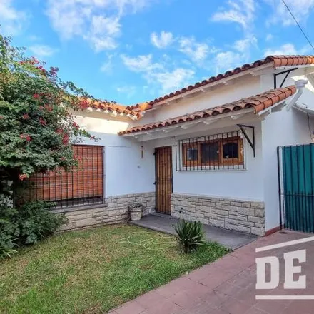 Buy this 2 bed house on Miguel Cané 1691 in Quilmes Oeste, 1883 Quilmes