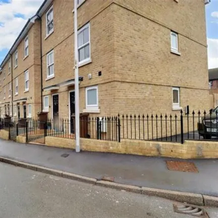 Rent this 4 bed townhouse on Good Intent in 3 John Street, Borstal