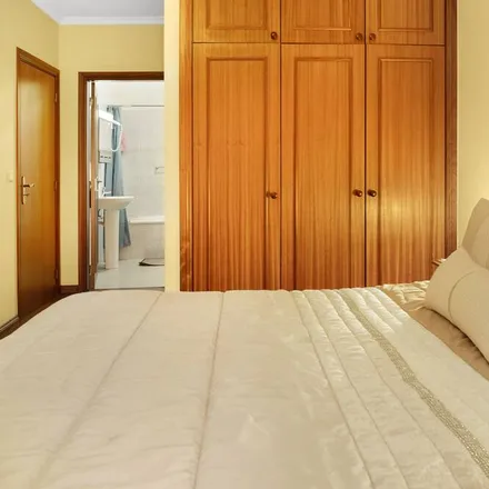 Rent this 2 bed apartment on Alameda da História de Portugal in 9050-401 Funchal, Madeira