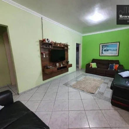 Buy this 4 bed house on Rua Bororós 948 in Portão, Curitiba - PR