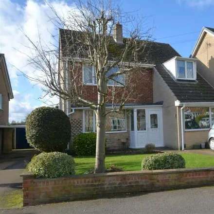 Buy this 3 bed house on Lintin Avenue in Edwinstowe, NG21 9LT