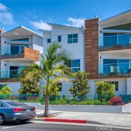 Rent this 3 bed condo on 3918-3928 Pacific Coast Highway in Newport Beach, CA 92625