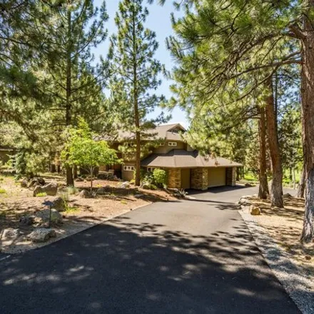 Buy this 3 bed house on 3075 NW Underhill Pl in Bend, Oregon