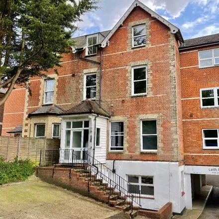 Rent this 1 bed apartment on Station Road in Leatherhead, KT22 7AA