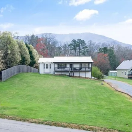 Buy this 3 bed house on 2948 Will Bryan Ln in Sevierville, Tennessee