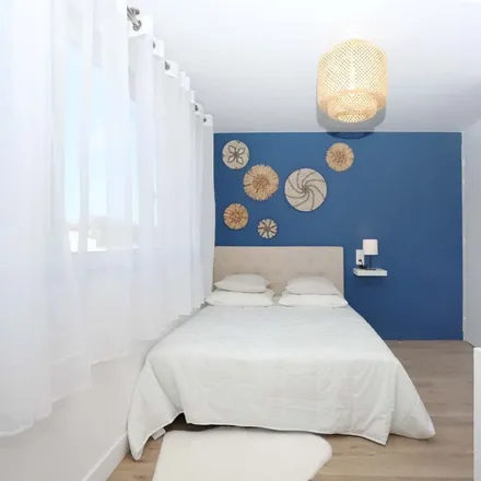 Rent this 1 bed apartment on 11 Rue Frégate la Boussole in 29200 Brest, France