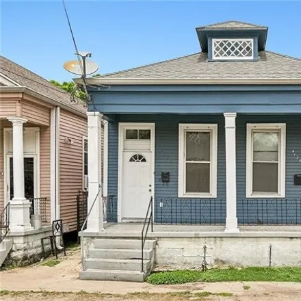Buy this 4 bed house on 4125 D'Hemecourt Street in New Orleans, LA 70119