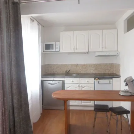 Rent this 4 bed apartment on 49 Avenue de l'Abbé Roger Derry in 94400 Vitry-sur-Seine, France