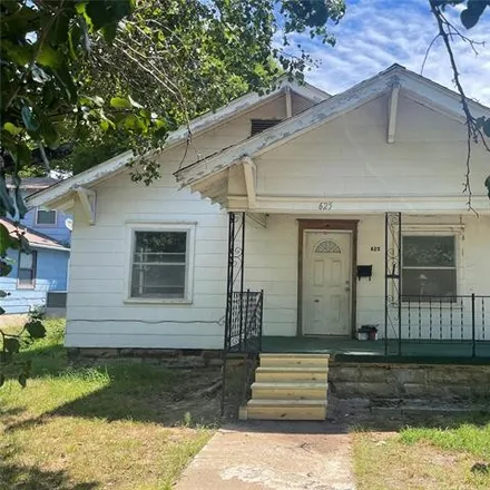 Buy this 2 bed house on 617 North Griffin Avenue in Okmulgee, OK 74447