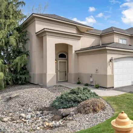 Buy this 3 bed condo on 641 Hanford St in Richland, Washington