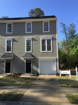 Rent this 3 bed townhouse on Parkway Dr in Carver Gardens, VA