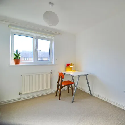 Image 9 - Thorne Close, London, E16 1NS, United Kingdom - Apartment for rent