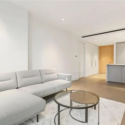 Rent this 1 bed room on 150 Bishopsgate in Bishopsgate, London