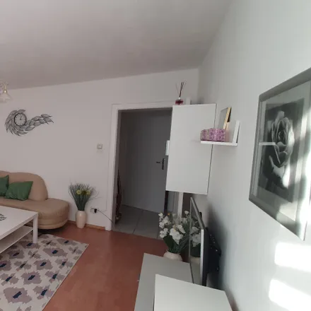 Rent this 5 bed apartment on Röblingweg 6 in 30519 Hanover, Germany