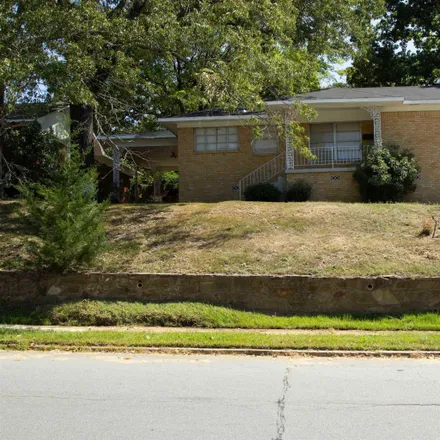 Buy this 3 bed house on 2123 South Pulaski Street in Little Rock, AR 72206