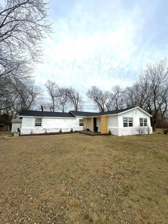 Buy this 3 bed house on 911 West 7th Street in Grove, OK 74344