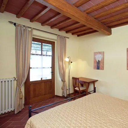 Rent this 2 bed townhouse on Loro Ciuffenna in Via Gruissan 15, 52024 Loro Ciuffenna AR
