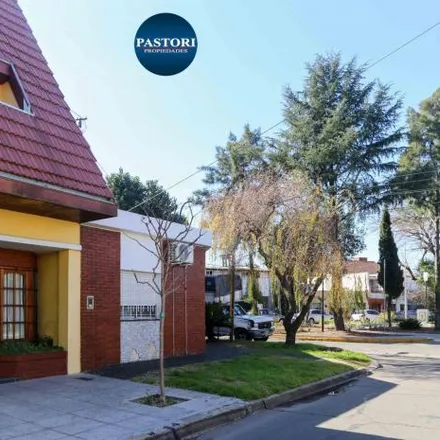 Buy this 4 bed house on Juramento 5525 in Carapachay, Vicente López