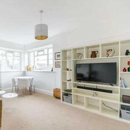 Rent this 2 bed apartment on Bikehangar 180 in Stirling Road, Stockwell Park