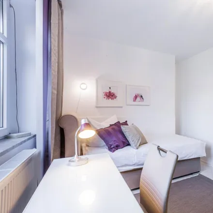 Rent this 5 bed room on Krumme Straße 4C in 12526 Berlin, Germany
