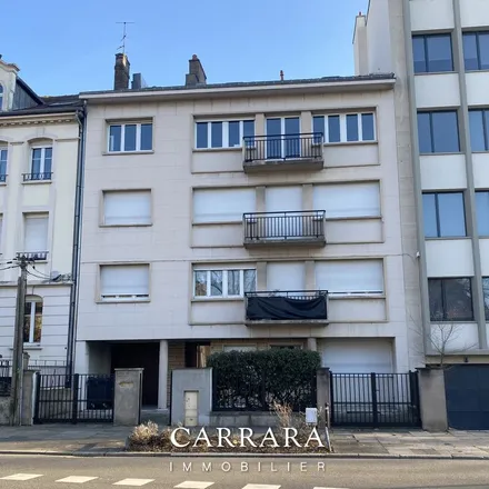 Rent this 5 bed apartment on 61 Rue de Pouilly in 57000 Metz, France