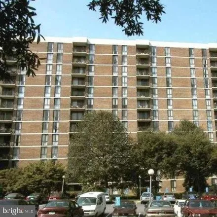 Buy this 1 bed apartment on Idylwood Towers in Pimmit Drive, Idylwood