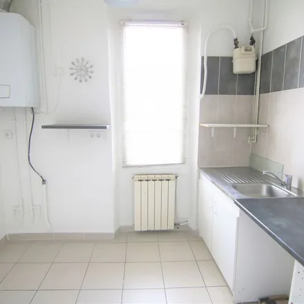 Rent this 2 bed apartment on 38 Avenue toussaint samat in 13009 Marseille, France