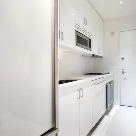 Image 3 - Sherry Netherlands, East 59th Street, New York, NY 10022, USA - Apartment for sale