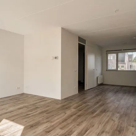 Rent this 3 bed apartment on Annie Zernikeweg 9 in 8448 SB Heerenveen, Netherlands