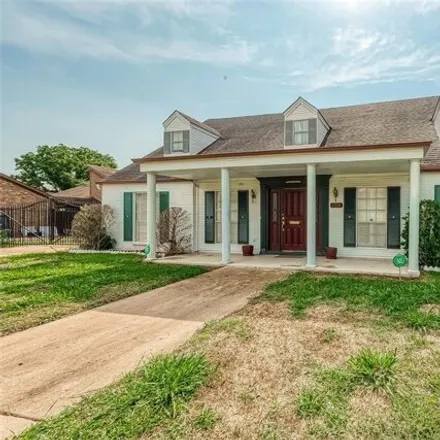 Buy this 3 bed house on Richmond Avenue in Lamar Terrace, Houston