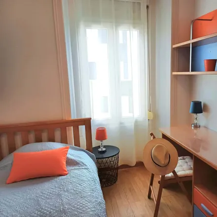 Rent this 5 bed room on Rua Gomes Freire 211 in 1150-101 Lisbon, Portugal