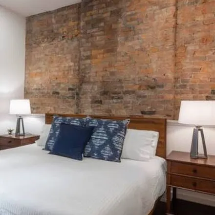 Rent this 1 bed condo on Cincinnati in OH, 45202
