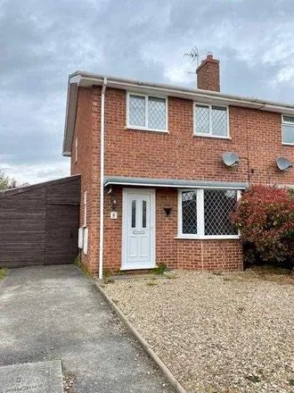 Rent this 3 bed duplex on Springfield Road in Pocklington, YO42 2UY